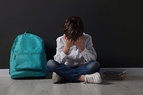 „Dummer Deutscher“ – Schüler verprügelt, weil Pausenbrot nicht halal ist