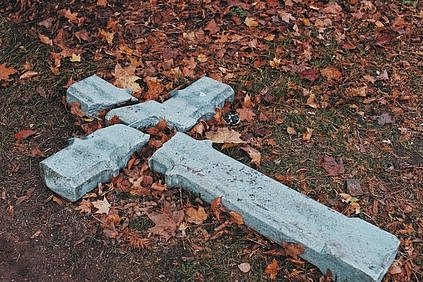 Tabuthema Christenverfolgung: 33 Brandanschläge auf Kirchen in Deutschland