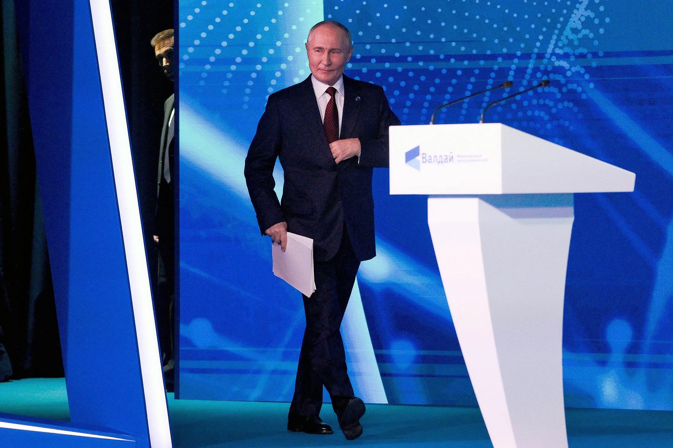Putin auf dem Waldai-Forum: Westliche Hegemonie gescheitert, polyzentrische Welt im Kommen