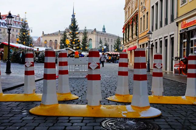 Glühwein hinter Gittern – Terrorschutz ruiniert Weihnachtsmärkte